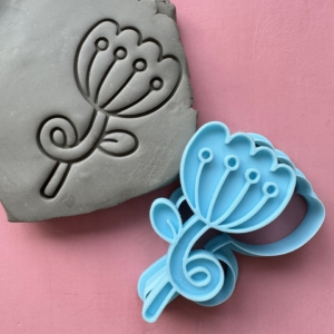 Vykrajovátko Kvietok s lístkom