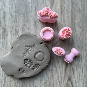 Sada pečiatok s kvetinovým vzorom