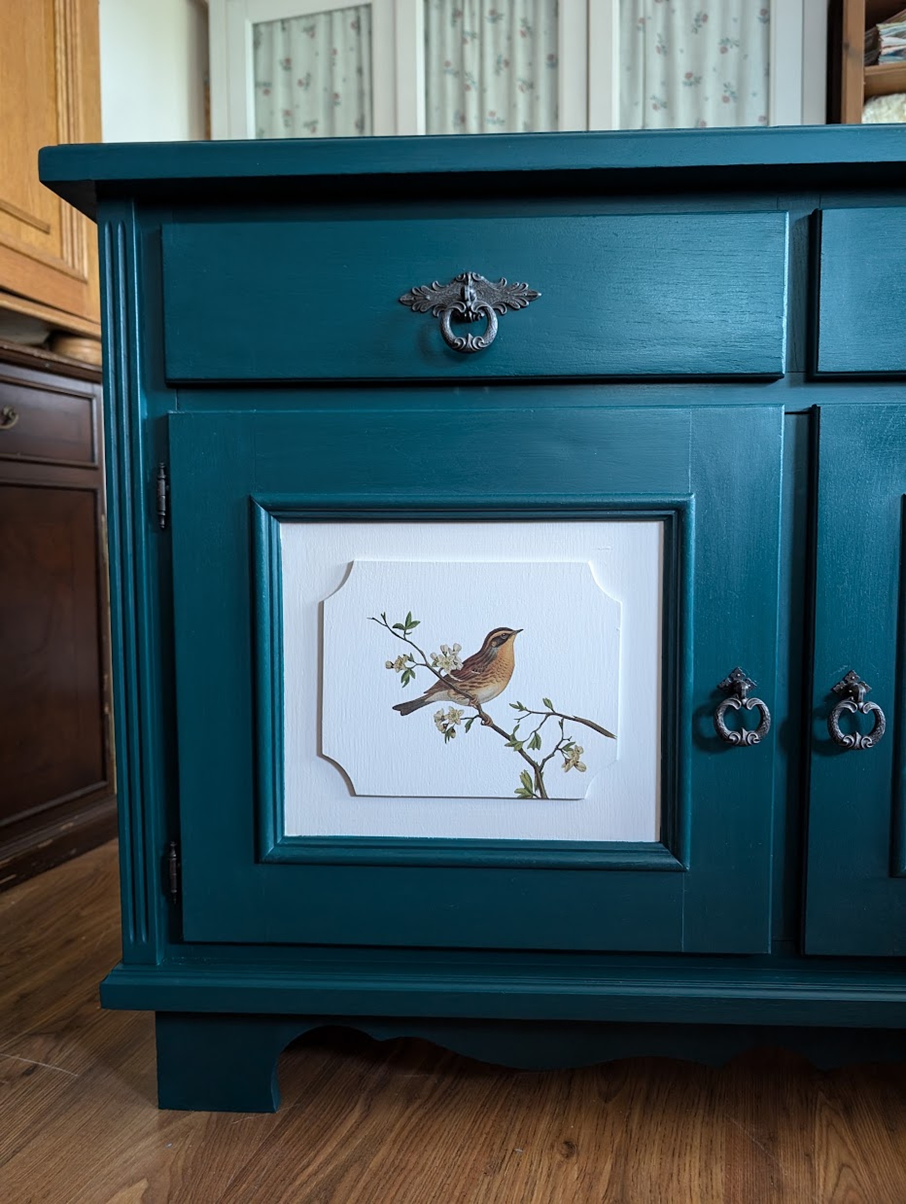 Vtáčiková komoda – Obrázok 3